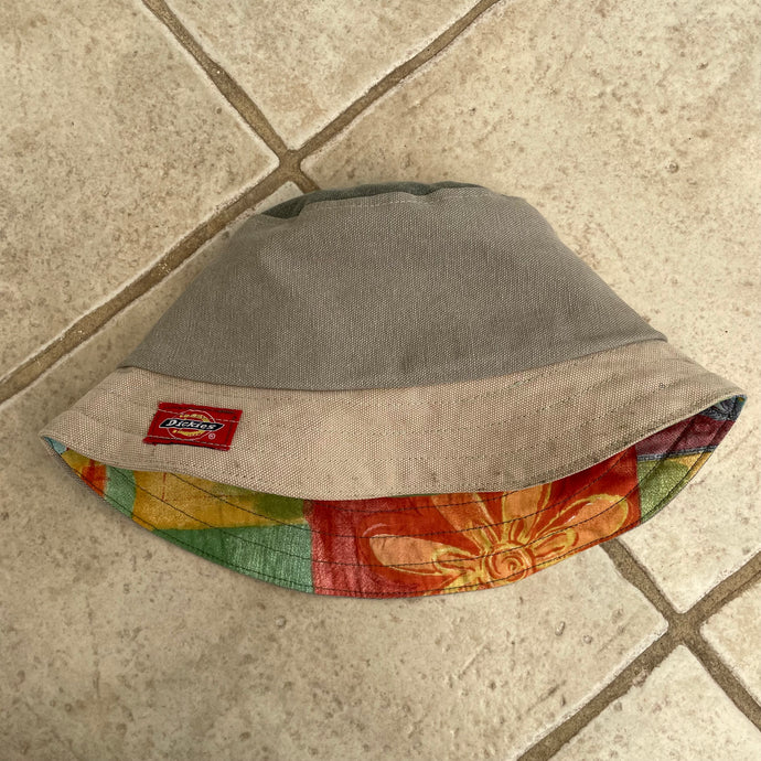 Reworked Dickies Bucket Hat - size M